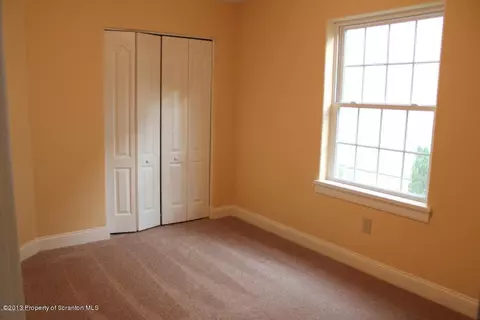 2912 Mccarthy St, Scranton, PA 18505 photo 9