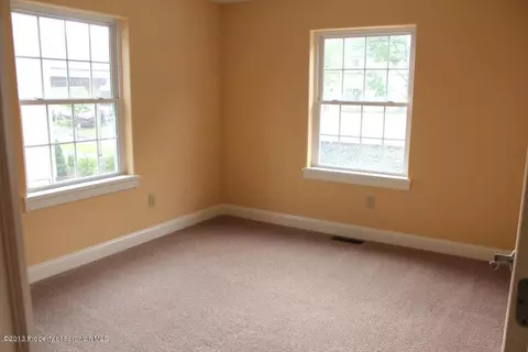 2912 Mccarthy St, Scranton, PA 18505 photo 8