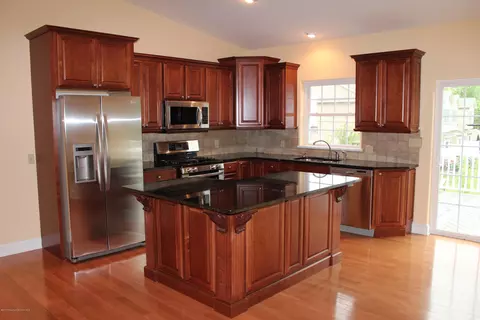 2912 Mccarthy St, Scranton, PA 18505 photo 5