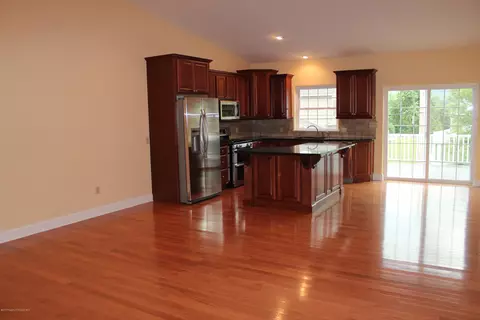 2912 Mccarthy St, Scranton, PA 18505 photo 6