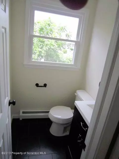 123 W Morton St, Old Forge, PA 18518 photo 5