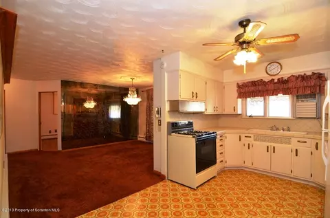 503 Josephine St, Old Forge, PA 18518 photo 12