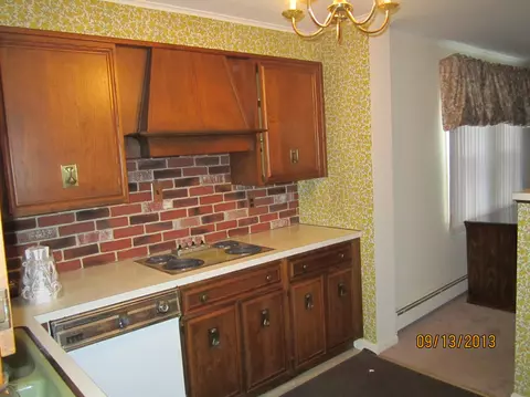 31 Butler St, Old Forge, PA 18518 photo 5