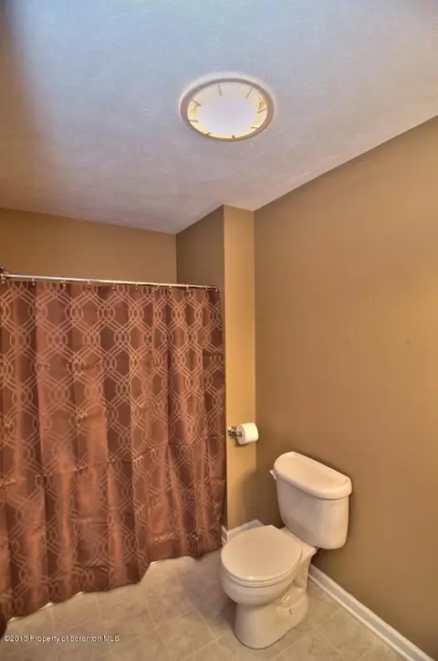7 Kipling Dr, Moosic, PA 18507 photo 37