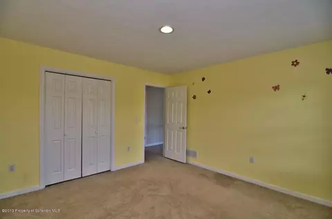 7 Kipling Dr, Moosic, PA 18507 photo 35