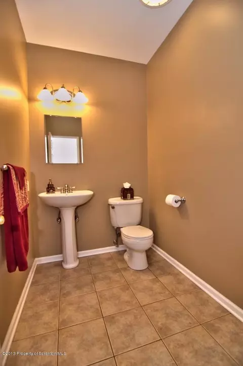 7 Kipling Dr, Moosic, PA 18507 photo 23