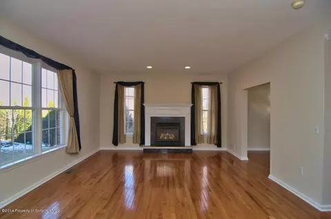 7 Kipling Dr, Moosic, PA 18507 photo 10