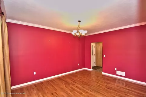 7 Kipling Dr, Moosic, PA 18507 photo 13