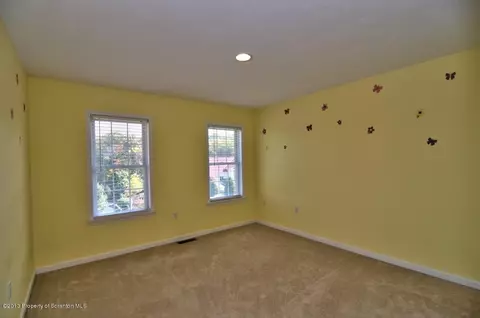 7 Kipling Dr, Moosic, PA 18507 photo 34