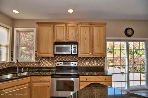 7 Kipling Dr, Moosic, PA 18507 photo 16