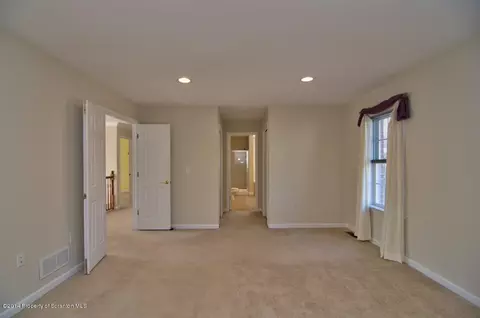 7 Kipling Dr, Moosic, PA 18507 photo 27