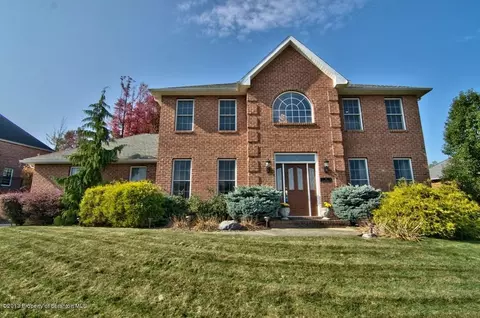 7 Kipling Dr, Moosic, PA 18507 photo 1