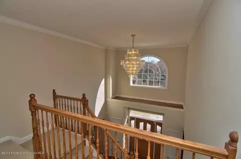 7 Kipling Dr, Moosic, PA 18507 photo 5