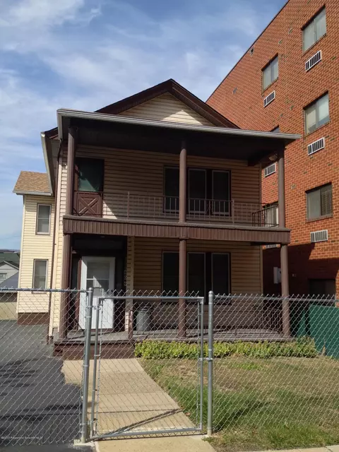 809 Jefferson Ave, Scranton, PA 18510 photo 2