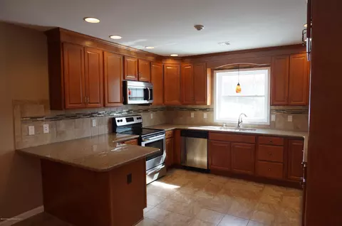 127 Pierce St, Eynon, PA 18403 photo 5
