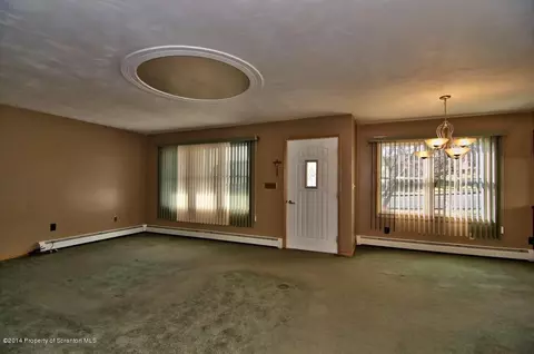 1231 Mowery St, Old Forge, PA 18518 photo 5