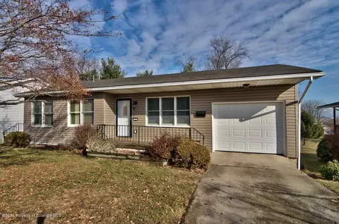 1231 Mowery St, Old Forge, PA 18518 photo 4