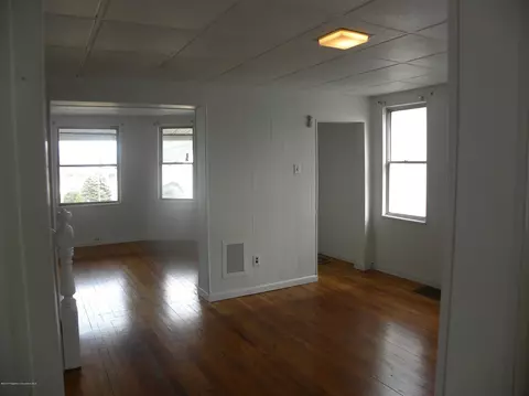 623 Hampton St, Scranton, PA 18504 photo 7