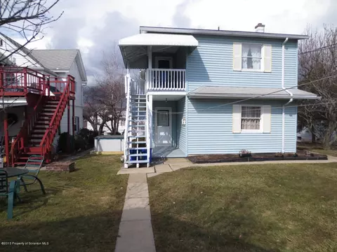 809 S Webster Ave, Scranton, PA 18505 photo 2
