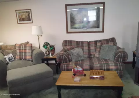515 Raspberry Rd, Duryea, PA 18642 photo 5