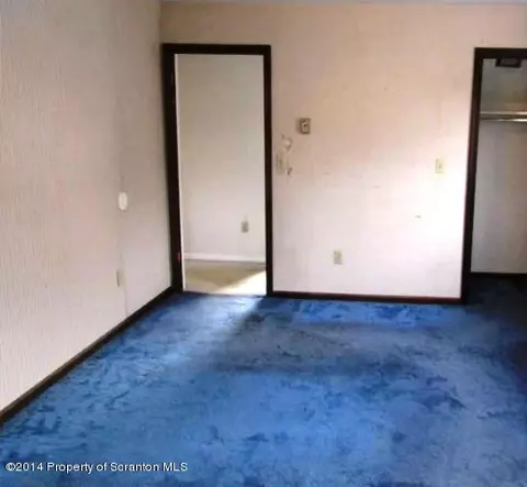 396 N Keyser Ave, Scranton, PA 18504 photo 4