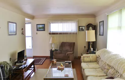 502 W Grace St, Old Forge, PA 18518 photo 2
