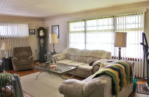 502 W Grace St, Old Forge, PA 18518 photo 6