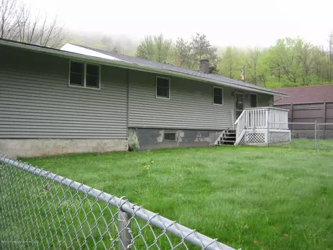 44 Doris Rd, Scott Twp, PA 18447 photo 3