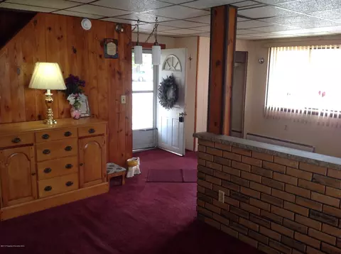 1041 Springbrook Ave, Moosic, PA 18507 photo 3
