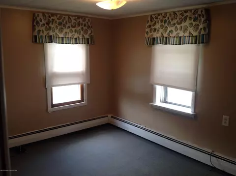 1041 Springbrook Ave, Moosic, PA 18507 photo 5