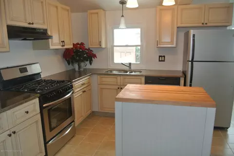 449 Center St, Old Forge, PA 18518 photo 11
