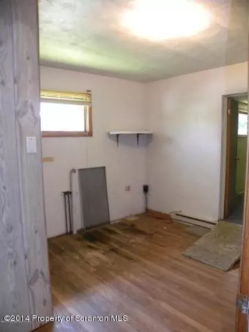 1506 E Drinker St, Dunmore, PA 18512 photo 14