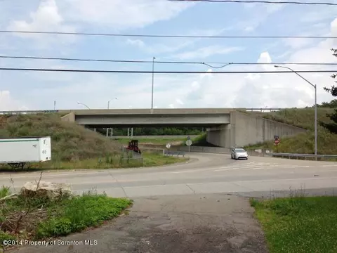 1506 E Drinker St, Dunmore, PA 18512 photo 2