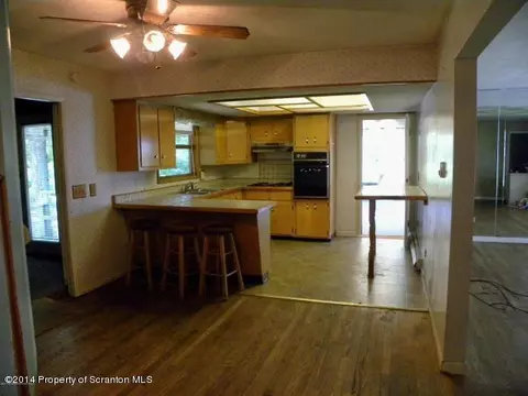 1506 E Drinker St, Dunmore, PA 18512 photo 8