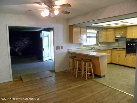 1506 E Drinker St, Dunmore, PA 18512 photo 7