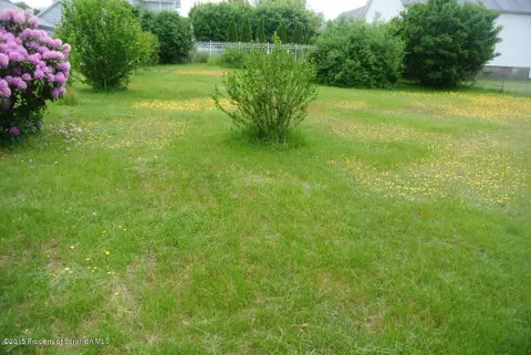 526 Park St, Moosic, PA 18507 photo 3