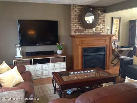 133 Apache Dr, Old Forge, PA 18518 photo 7