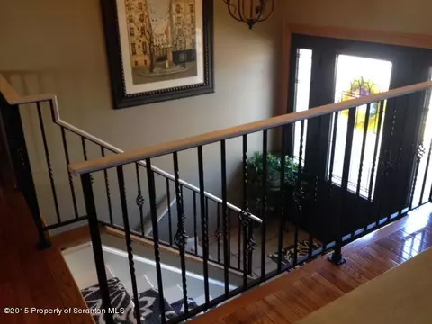 133 Apache Dr, Old Forge, PA 18518 photo 4