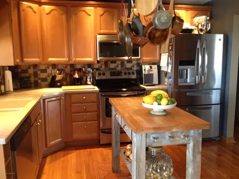133 Apache Dr, Old Forge, PA 18518 photo 13