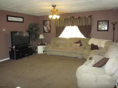 605 Loop Ave, Scranton, PA 18508 photo 12