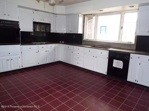859 S Main St, Old Forge, PA 18518 photo 6