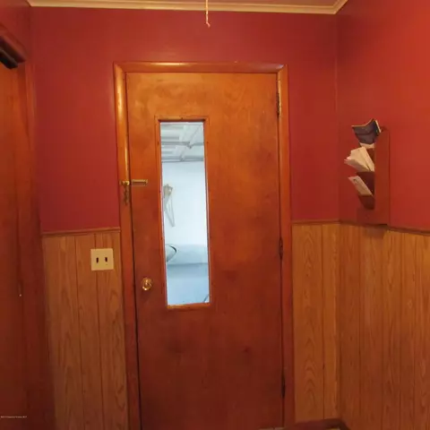 952 E Drinker St, Dunmore, PA 18512 photo 11