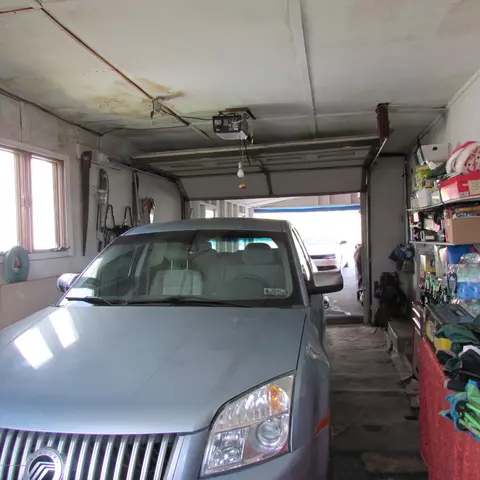 952 E Drinker St, Dunmore, PA 18512 photo 19