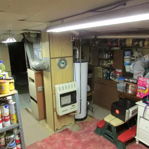 952 E Drinker St, Dunmore, PA 18512 photo 16
