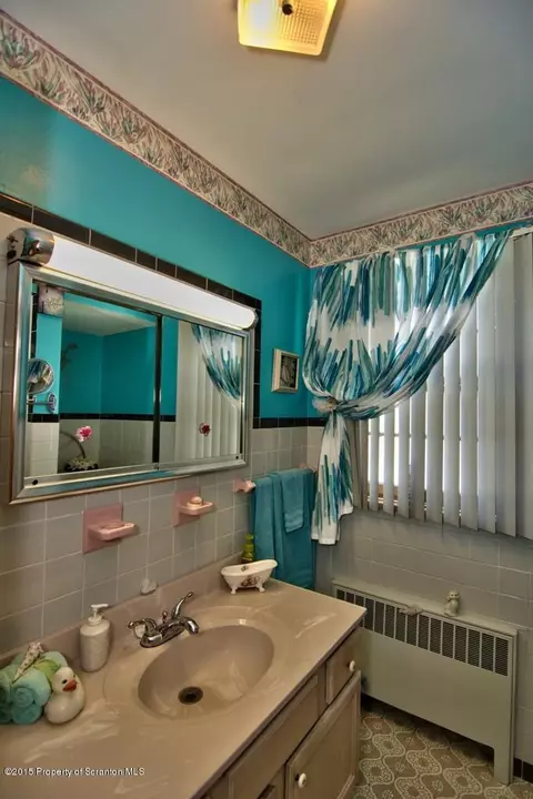 342 Sussex St, Old Forge, PA 18518 photo 17