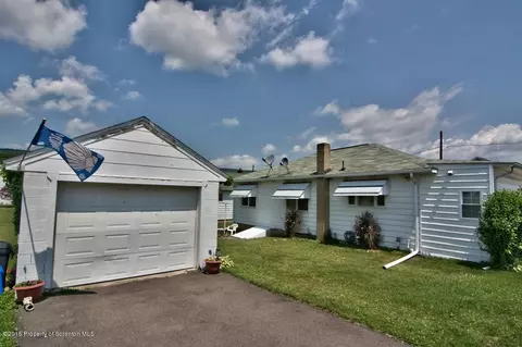 342 Sussex St, Old Forge, PA 18518 photo 5