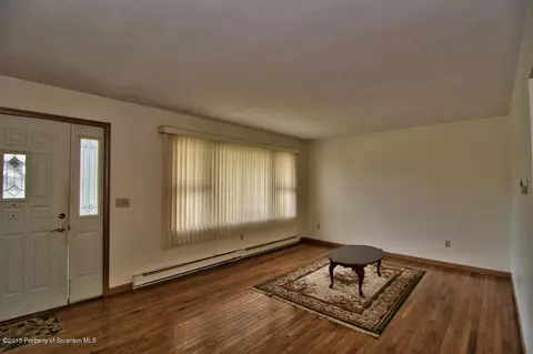 110 Apache Dr, Old Forge, PA 18518 photo 8