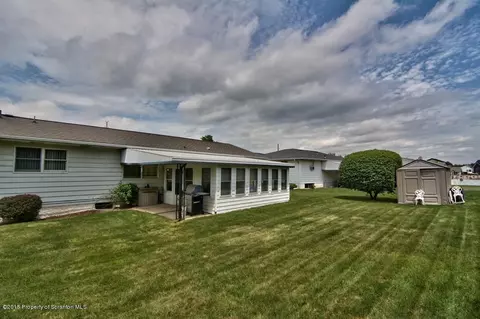 110 Apache Dr, Old Forge, PA 18518 photo 7