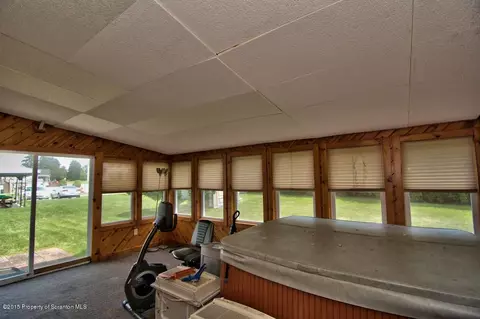 110 Apache Dr, Old Forge, PA 18518 photo 31