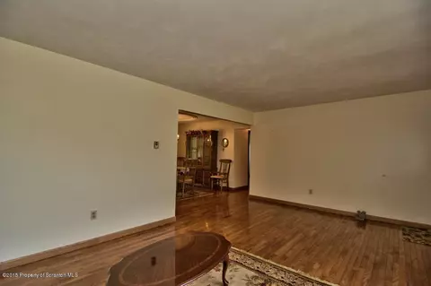 110 Apache Dr, Old Forge, PA 18518 photo 10
